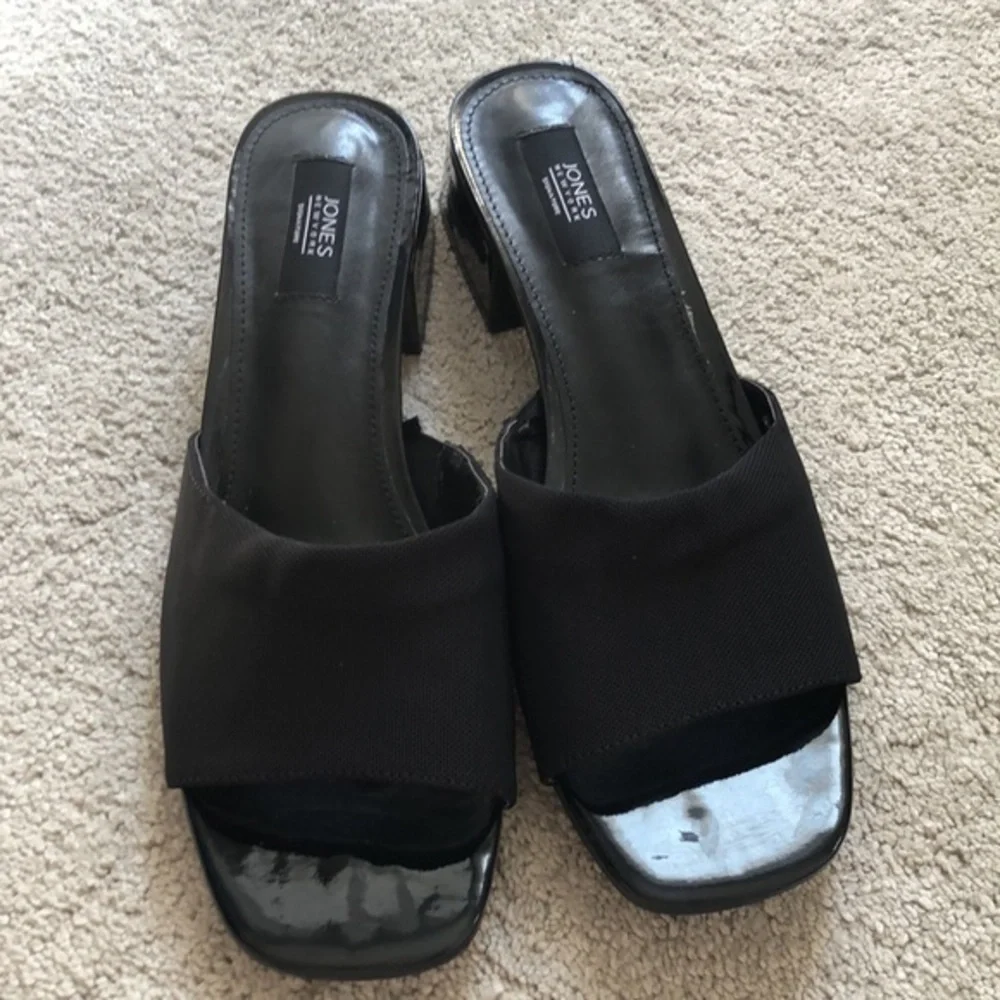 Jones New York Signature Unma‎ Patent Block Heel Slide On Sandals Black 9.5 NWOT